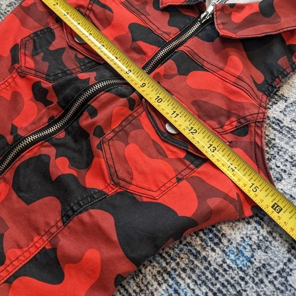 Woman’s Slim Fit camouflage sleeveless Jumpsuit - Picture 5 of 6